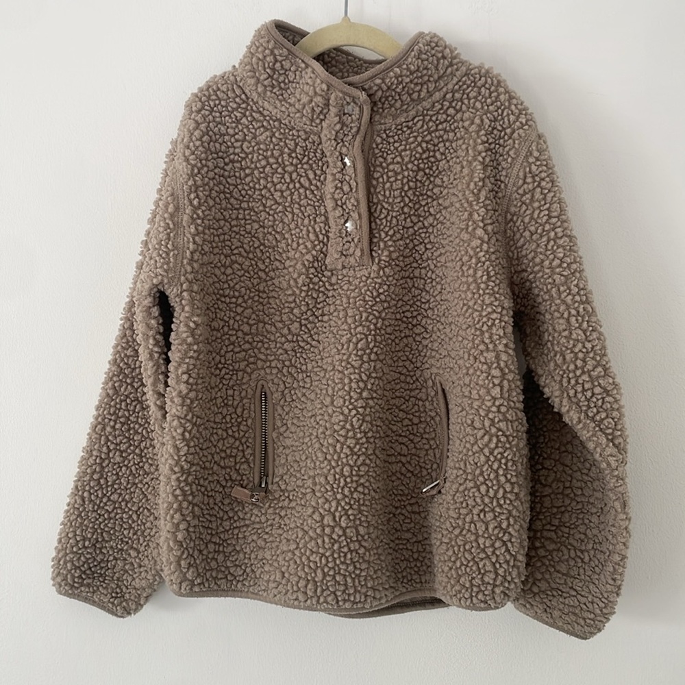 H&M fleece kids sweater warm cozy 
nice neutral mushroom gray color size 6-7 y